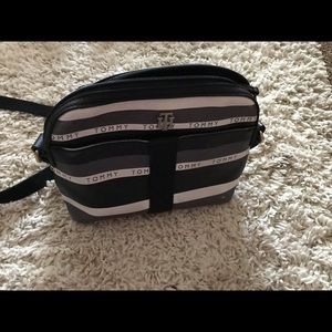 Tommy Hilfiger purse!!